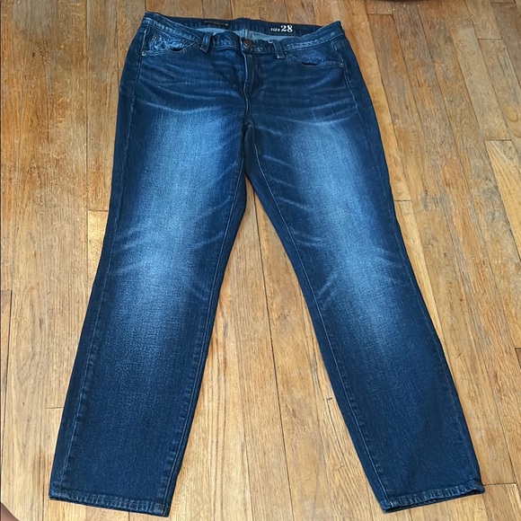 J. Crew Broken In Boyfriend Jeans distressed denim size‎ 28 - Picture 1 of 6
